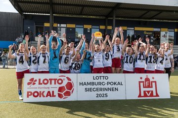 Bild 192 - wBJ Lotto Pokal Finale  Eimsbuetteler TV - Hamburger SV : Ergebnis: 0:3